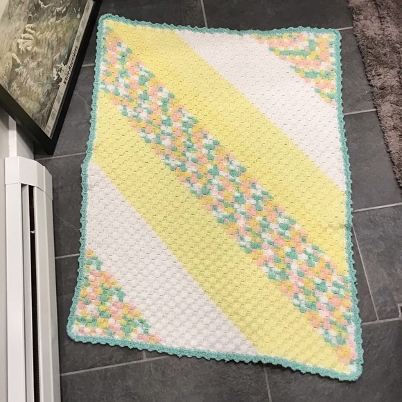 Homemade Crocheted Baby Blanket Small Throw Spring Pastel Nursery Accent 40”x30” - Picture 4 of 10